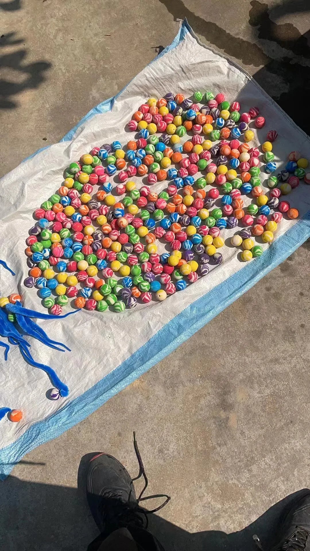 Bouncy fuzzy worm ball cat toy